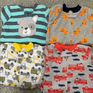 4 piece Carter’s fleece footed pajamas 6-9 mth